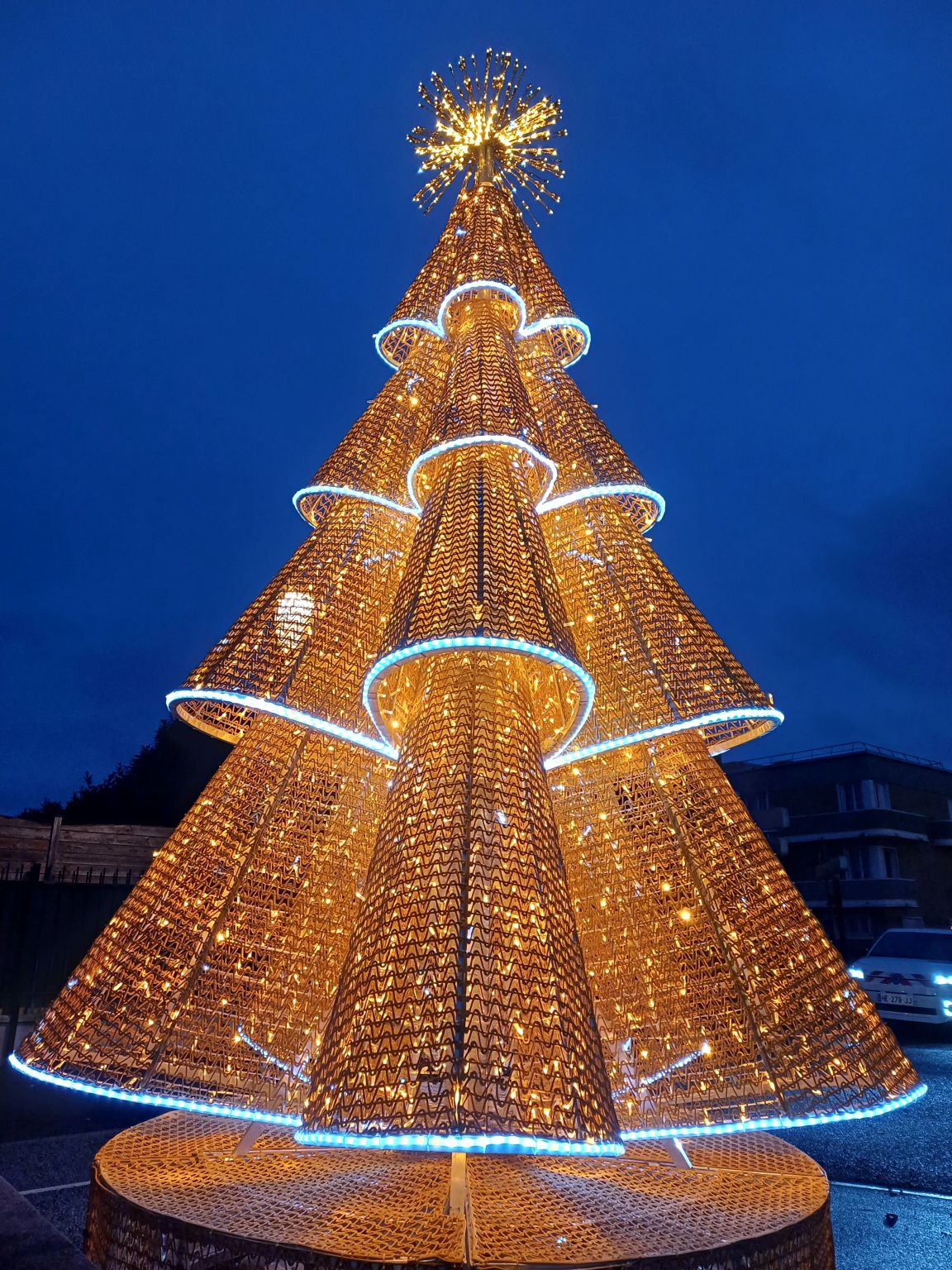 Giant Multi-Tiered LED Mesh Christmas Tree - 6M(20FT) / 10M(33FT) / 15M(50FT) & Custom Sizes
